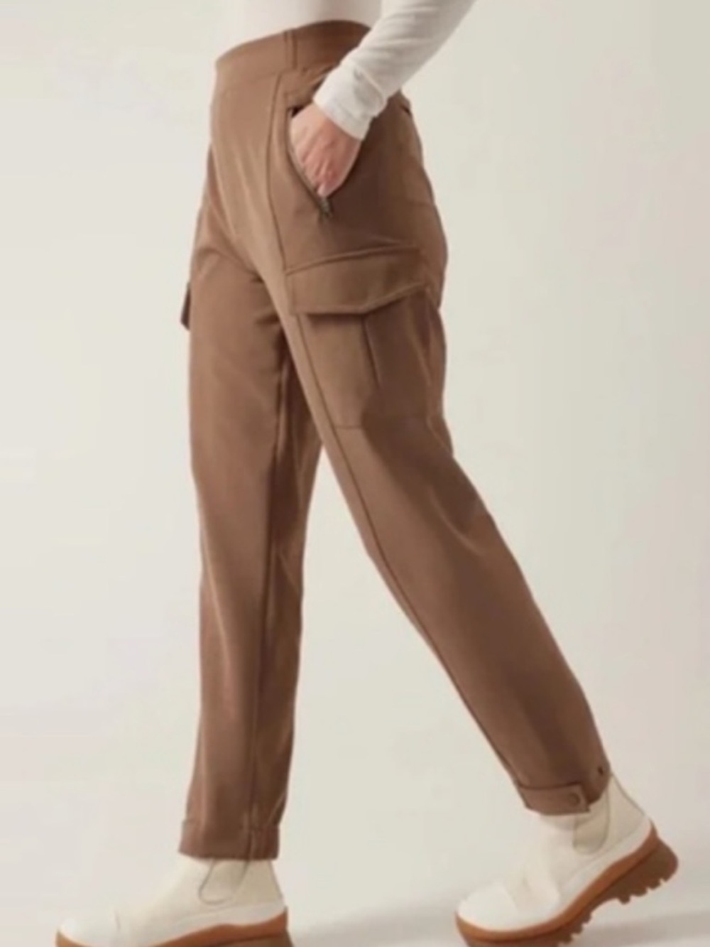 Athleta Endless High Rise Cargo Pants Joggers Tan Size 8